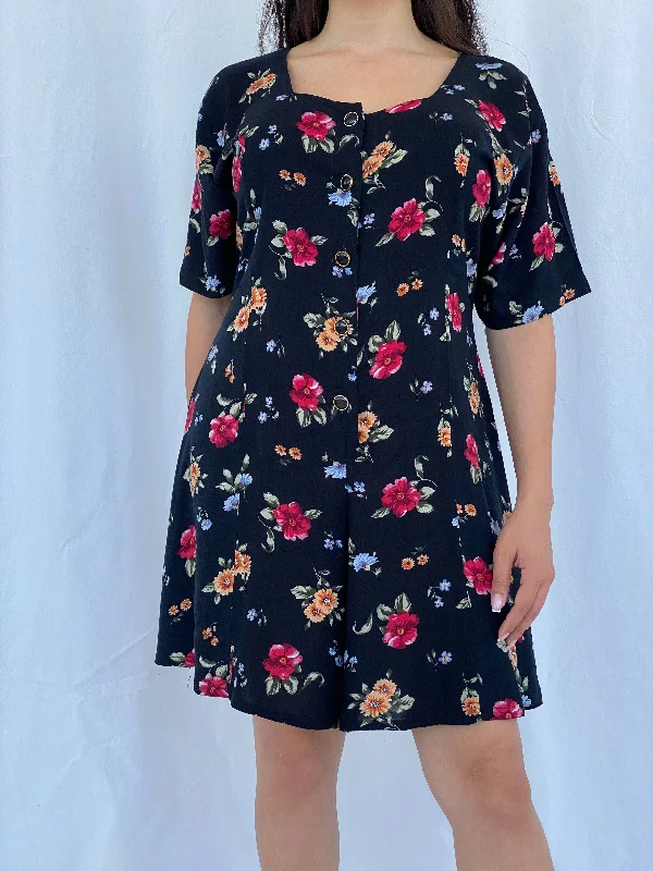 Vintage 90s Center Aisle Black Floral Short Playsuit Size L Silk jumpsuit, Elegant, Luxurious, Evening wear Vintage 90s Center Aisle Black Floral Short Playsuit Size L Silk jumpsuit, Elegant, Luxurious, Evening wear
